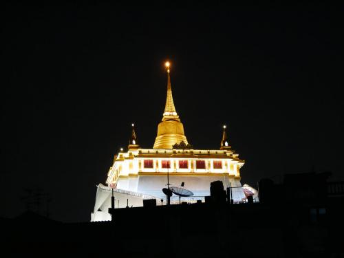 Tempel Wat Saket bei Nacht